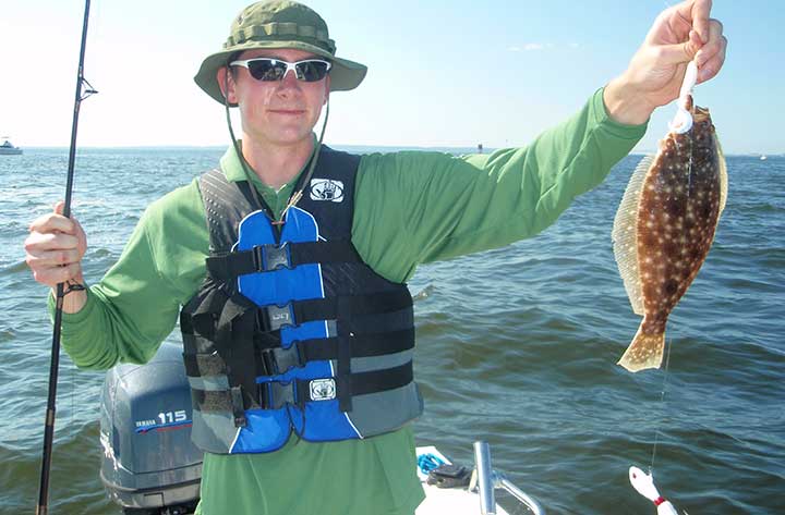 fishing for fluke with the best fluke rigs white gulp and bucktail jigs