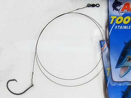 single-strand-shark-rig-with-vmc-hook